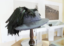 Carica l'immagine nel visualizzatore di Gallery, WW1 WW2 Riproduzione Telino Copri VAIRA capello dei Bersaglieri numero 83.