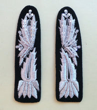 Carica l'immagine nel visualizzatore di Gallery, WW2 Riproduzione Alamari per Uniforme da Ufficiale CC RR Mod 34