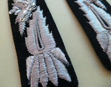 Carica l'immagine nel visualizzatore di Gallery, WW2 Riproduzione Alamari per Uniforme da Ufficiale CC RR Mod 34