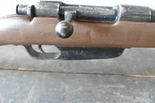 Carica l'immagine nel visualizzatore di Gallery, WW1 X - Riproduzione in Resina Moschetto Carcano modello 91/91 dipinto a mano