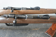 Carica l'immagine nel visualizzatore di Gallery, WW1 X - Riproduzione in Resina Moschetto Carcano modello 91/91 dipinto a mano