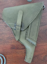 Carica l'immagine nel visualizzatore di Gallery, WW1 Riproduzione Fondina Pistola Glisenti 1910 con Gancio Regio Esercito Italiano