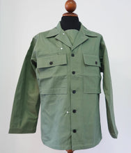 Carica l'immagine nel visualizzatore di Gallery, WW2 Riproduzione Casacca 1941 al 1945 Verde Oliva ChiaroEsercito Stati Uniti America.