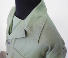 Carica l'immagine nel visualizzatore di Gallery, WW2 Riproduzione Casacca 1941 al 1945 Verde Oliva ChiaroEsercito Stati Uniti America.