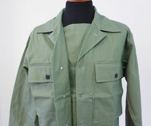 Carica l'immagine nel visualizzatore di Gallery, WW2 Riproduzione Casacca 1941 al 1945 Verde Oliva ChiaroEsercito Stati Uniti America.