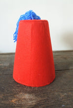 Carica l'immagine nel visualizzatore di Gallery, WW2 Riproduzione Tarbush tipico copricapo truppe Coloniale Ascaro Regio Esercito Italiano