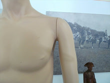 Carica l'immagine nel visualizzatore di Gallery, WW1 WW2 MANICHINO M. 2 ESPOSIZIONE UNIFORMI REGIO ESERCITO ITALIANO