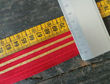 Carica l'immagine nel visualizzatore di Gallery, WW2 RIP. GALLONE ROSSO CON DUE RIGHE ORO PER GRADI REGIO ESERCITO ITALIANO