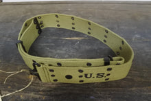 Carica l'immagine nel visualizzatore di Gallery, WW2 RIPRODUZIONE CINTURONE M1936 U.S. ARMY