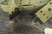 Carica l'immagine nel visualizzatore di Gallery, WW2 RIPRODUZIONE CINTURONE M1936 U.S. ARMY