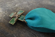 Carica l'immagine nel visualizzatore di Gallery, WW2 RIPRODUZIONE CROCE COMMEMORATIVA DEL IV CORPO D'ARMATA