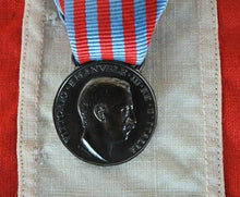 Carica l'immagine nel visualizzatore di Gallery, WW1 RIPRODUZIONE MEDAGLIA COMMEMORATIVA GUERRA ITALO TURCA 1911-12 REGIO ESERCITO ITALIANO