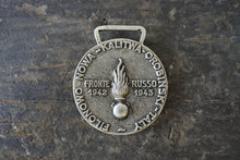 Carica l'immagine nel visualizzatore di Gallery, WW2 RIPRODUZIONE MEDAGLIA XXXII BATTAGLIONE ANTICARRO GRANATIERI DI SARDEGNA FRONTE RUSSO