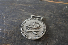 Carica l'immagine nel visualizzatore di Gallery, WW2 RIPRODUZIONE MEDAGLIA XXXII BATTAGLIONE ANTICARRO GRANATIERI DI SARDEGNA FRONTE RUSSO