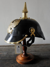 Carica l'immagine nel visualizzatore di Gallery, WW1 RIPRODUZIONE CASCO PICKELHAUBE ESERCITO PRUSSIANO/TEDESCO