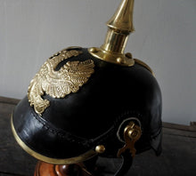 Carica l'immagine nel visualizzatore di Gallery, WW1 RIPRODUZIONE CASCO PICKELHAUBE ESERCITO PRUSSIANO/TEDESCO