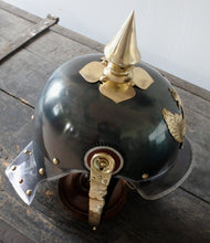Carica l'immagine nel visualizzatore di Gallery, WW1 RIPRODUZIONE CASCO PICKELHAUBE CACCIATORI A CAVALLO ESERCITO PRUSSIANO/TEDESCO