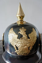 Carica l'immagine nel visualizzatore di Gallery, WW1 RIPRODUZIONE CASCO PICKELHAUBE CACCIATORI A CAVALLO ESERCITO PRUSSIANO/TEDESCO