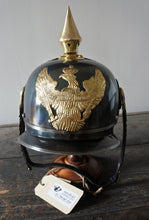 Carica l'immagine nel visualizzatore di Gallery, WW1 RIPRODUZIONE CASCO PICKELHAUBE CACCIATORI A CAVALLO ESERCITO PRUSSIANO/TEDESCO