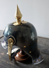 Carica l'immagine nel visualizzatore di Gallery, WW1 RIPRODUZIONE CASCO PICKELHAUBE CACCIATORI A CAVALLO ESERCITO PRUSSIANO/TEDESCO