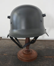 Carica l'immagine nel visualizzatore di Gallery, WW1 RIPRODUZIONE ELMETTO STAHLHELM M1916 ESERCITO TEDESCO