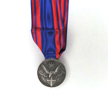 Carica l'immagine nel visualizzatore di Gallery, WW2 Riproduzione Medaglia al Valore Aeronautico versione al Valore"Argento"