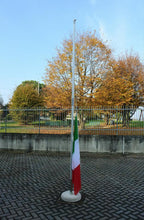 Carica l'immagine nel visualizzatore di Gallery, Pennone Alza Bandiera alto m 4,00 diametro mm 50 in alluminio due pezzi