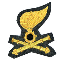 Carica l'immagine nel visualizzatore di Gallery, WW2 Riproduzione Fregio Ufficiale Berretto Tesa Mod 34 Artiglieria da Campagna