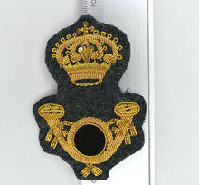 Carica l'immagine nel visualizzatore di Gallery, WW1 Riproduzione Fregio Berretto Regimento Cavalleggeri Regio Esercito Italiano