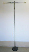 Carica l'immagine nel visualizzatore di Gallery, Porta Gonfalone Asta Per Gonfalone Completa Di Traversina E Pomoli