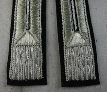 Carica l'immagine nel visualizzatore di Gallery, WW2 Alamari Fondo Nero Ricamo Argento Reali Carabinieri Colonie Italiane