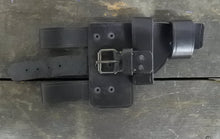 Carica l'immagine nel visualizzatore di Gallery, WW2 Riproduzione Fondina Gabbietta Beretta Mod 43 Nero