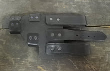 Carica l'immagine nel visualizzatore di Gallery, WW2 Riproduzione Fondina Gabbietta Beretta Mod 43 Nero