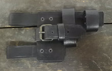 Carica l'immagine nel visualizzatore di Gallery, WW2 Riproduzione Fondina Gabbietta Beretta Mod 43 Nero