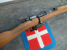 Carica l'immagine nel visualizzatore di Gallery, WW2 Simulacro Fucile 91/38 In Resina fermacarte