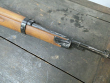 Carica l'immagine nel visualizzatore di Gallery, WW2 Simulacro Fucile 91/38 In Resina fermacarte