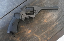 Carica l'immagine nel visualizzatore di Gallery, WW1 WW2 Riproduzione Revolver Mk4 Webley Esercito Britannico Oggetto Inerte
