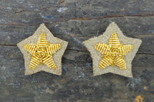 Carica l'immagine nel visualizzatore di Gallery, WW1 WW2 Riproduzione Coppia Stellette Ufficiale 17mm Oro/ Coloniale
