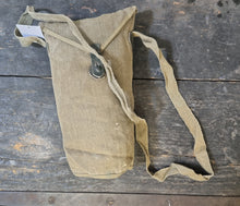 Carica l'immagine nel visualizzatore di Gallery, WW2 Custodia maschera antigas Regio Esercito Italiano