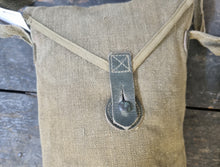 Carica l'immagine nel visualizzatore di Gallery, WW2 Custodia maschera antigas Regio Esercito Italiano