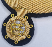 Carica l'immagine nel visualizzatore di Gallery, WW2 Riproduzione Fregio Bustina Reali Carabinieri Regio Esercito Italiano