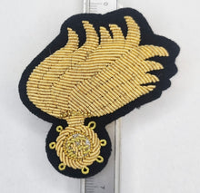 Carica l'immagine nel visualizzatore di Gallery, WW2 Riproduzione Fregio Bustina Reali Carabinieri Regio Esercito Italiano