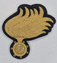 Carica l'immagine nel visualizzatore di Gallery, WW2 Riproduzione Fregio Copricapo CC RR Regio Esercito Italiano