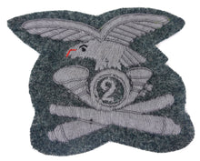 Carica l'immagine nel visualizzatore di Gallery, WW1 WW2 Riproduzione Fregio Artiglieria Montagne Cappello Corpo degli Alpini