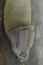 Carica l'immagine nel visualizzatore di Gallery, WW1 Riproduzione Fondina della Beretta 1915/1917 Brevetto 1919 Cal 6,35