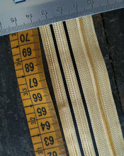 Carica l&#39;immagine nel visualizzatore di Gallery, WW2 Gallone Ufficiale Oro 2 Righe Nera Regio Esercito Italiano h 3,7 cm. Lungo 60 cm.

