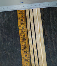 Carica l&#39;immagine nel visualizzatore di Gallery, WW2 Gallone Ufficiale Oro 2 Righe Nera Regio Esercito Italiano h 3,7 cm. Lungo 60 cm.
