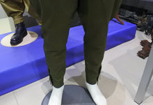 Carica l&#39;immagine nel visualizzatore di Gallery, WW2 Riproduzione Pantaloni Coloniali Verdi Afrika Korps
