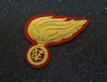 Carica l&#39;immagine nel visualizzatore di Gallery, WW2 Riproduzione Fregio Copricapo CC RR Regio Esercito Italiano
