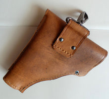 Carica l&#39;immagine nel visualizzatore di Gallery, WW2 Riproduzione Fondina per Beretta modello 34 con Moschettone
